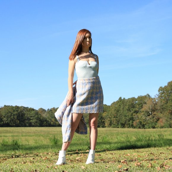 Sweetheart Neckline Bodysuit - Picture 2 of 3